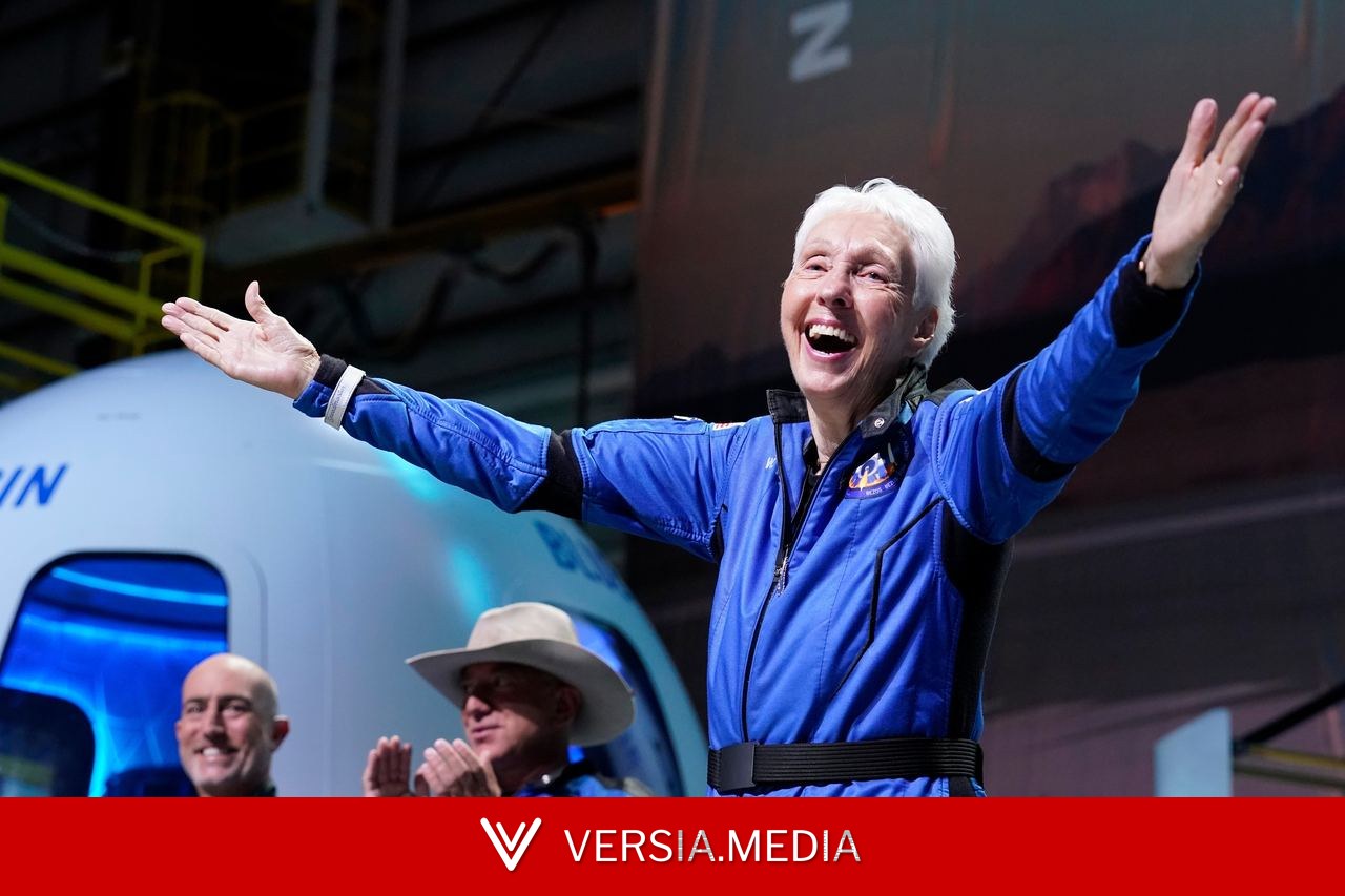 Morre Wally Funk, mulher mais velha a viajar ao espaço