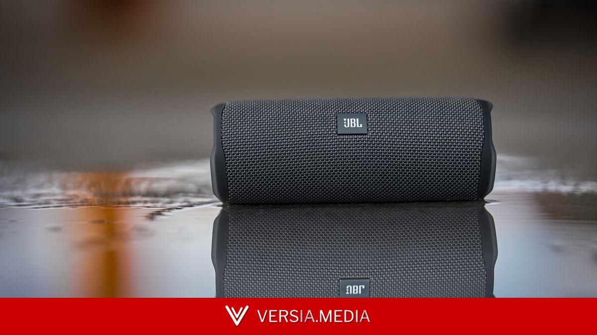 Nova JBL avisa quando USB está molhada para evitar choques; veja preço no Brasil